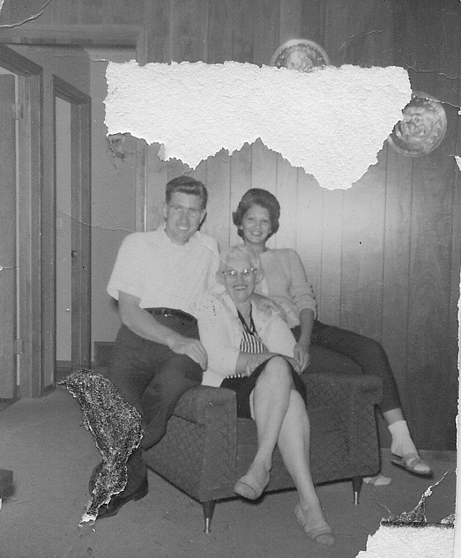 Cottage Grove - Larry, Carole, Mother.jpg